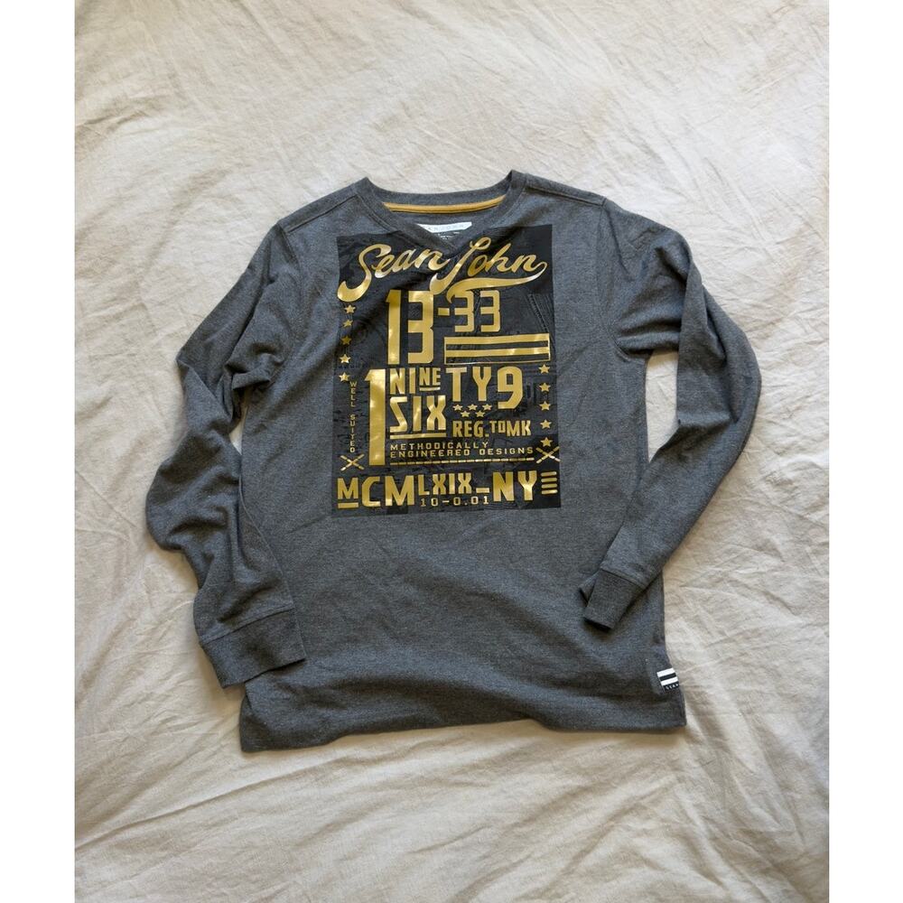 SEAN JOHN‎ DARK BOYS V-NECK 3D VINYL TEXT T-SHIRT